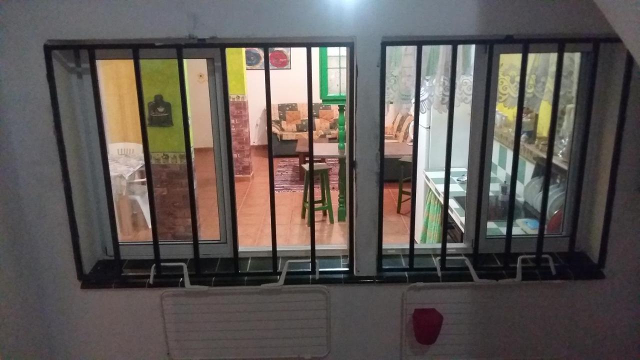Habitacion Matrimonial En Un Bajo Bano Compartido Areas Compartidas Abades  Екстериор снимка
