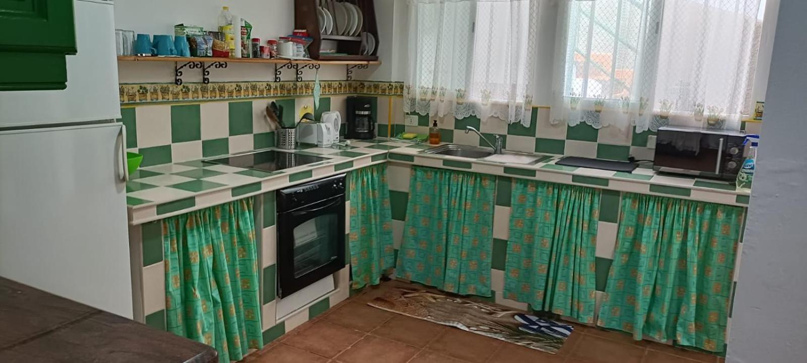 Habitacion Matrimonial En Un Bajo Bano Compartido Areas Compartidas Abades  Екстериор снимка