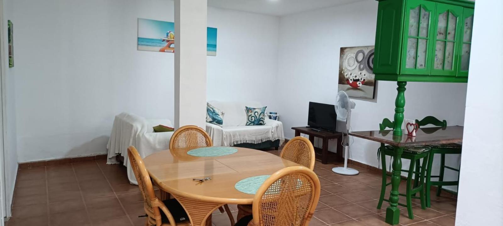 Habitacion Matrimonial En Un Bajo Bano Compartido Areas Compartidas Abades  Екстериор снимка