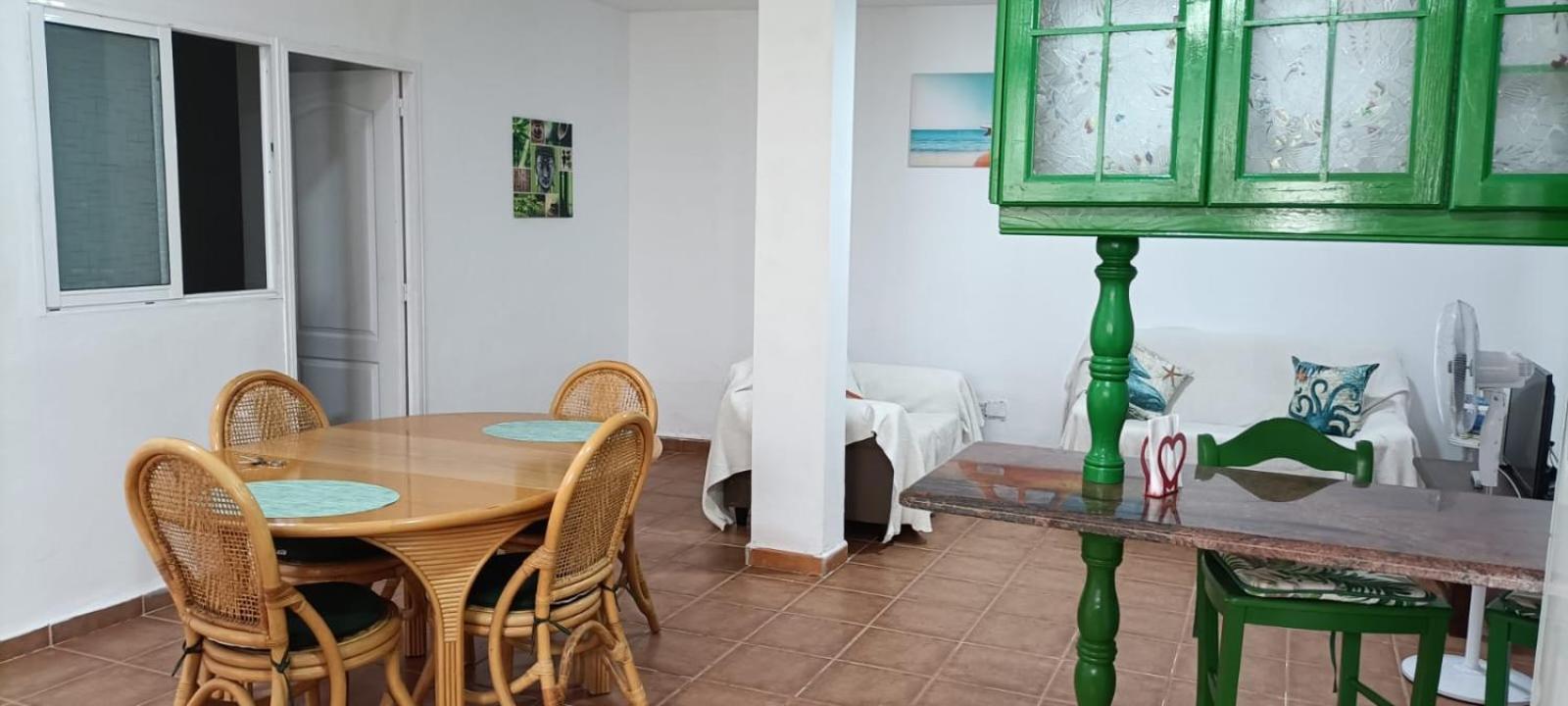 Habitacion Matrimonial En Un Bajo Bano Compartido Areas Compartidas Abades  Екстериор снимка