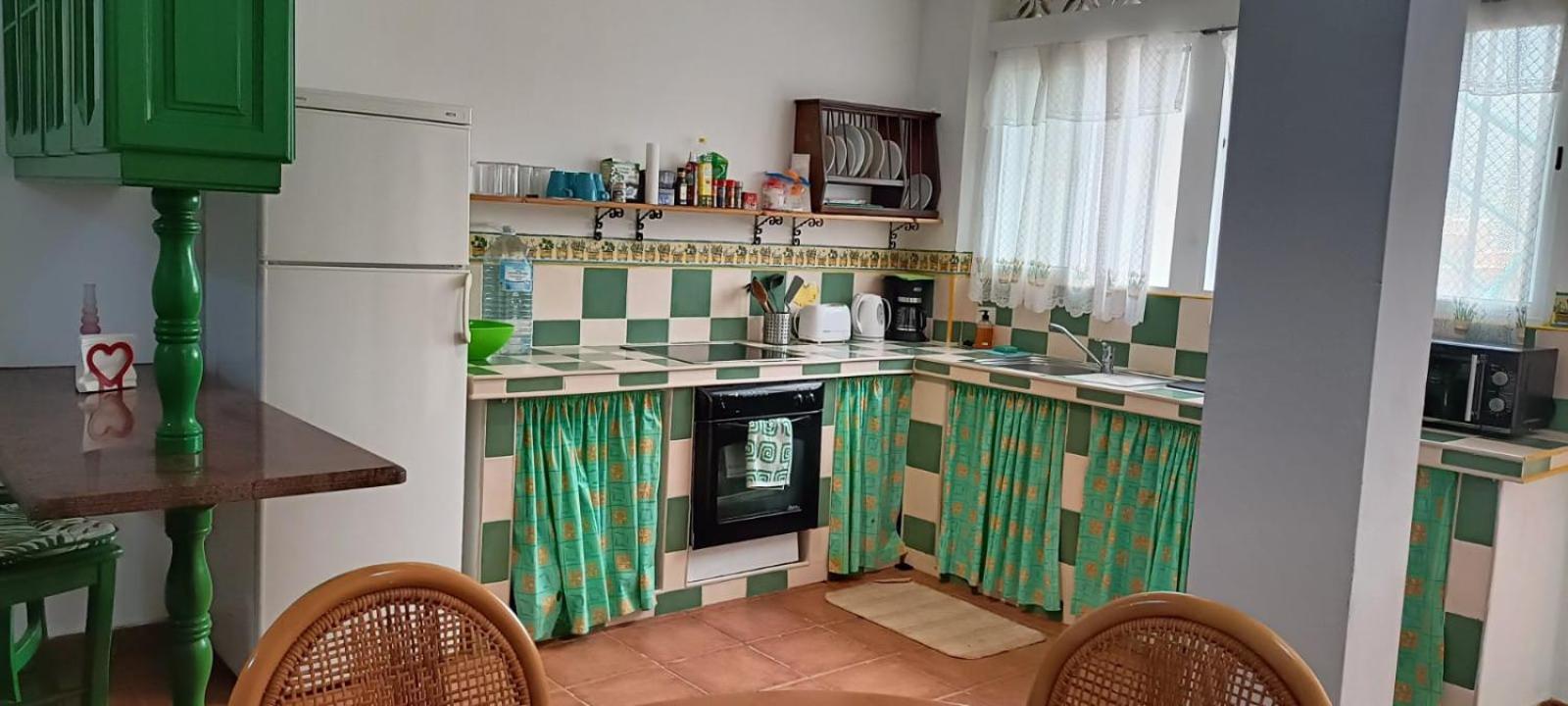 Habitacion Matrimonial En Un Bajo Bano Compartido Areas Compartidas Abades  Екстериор снимка